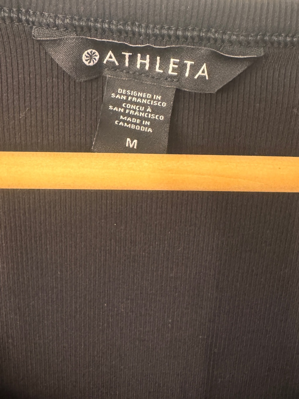 Athleta Black Short Sleeve Scoop Neck Tee - Never Worn - Picture 3 of 3